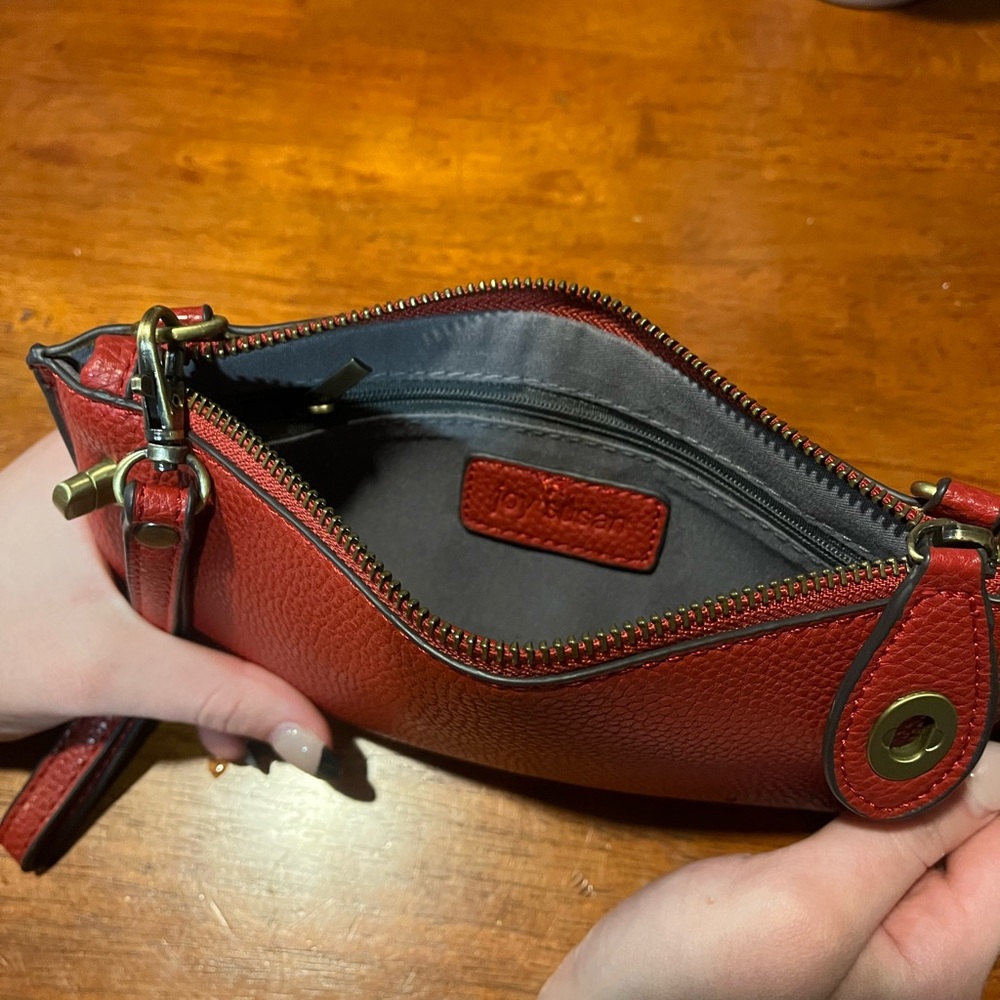 Red handbag - Picture 3 of 5